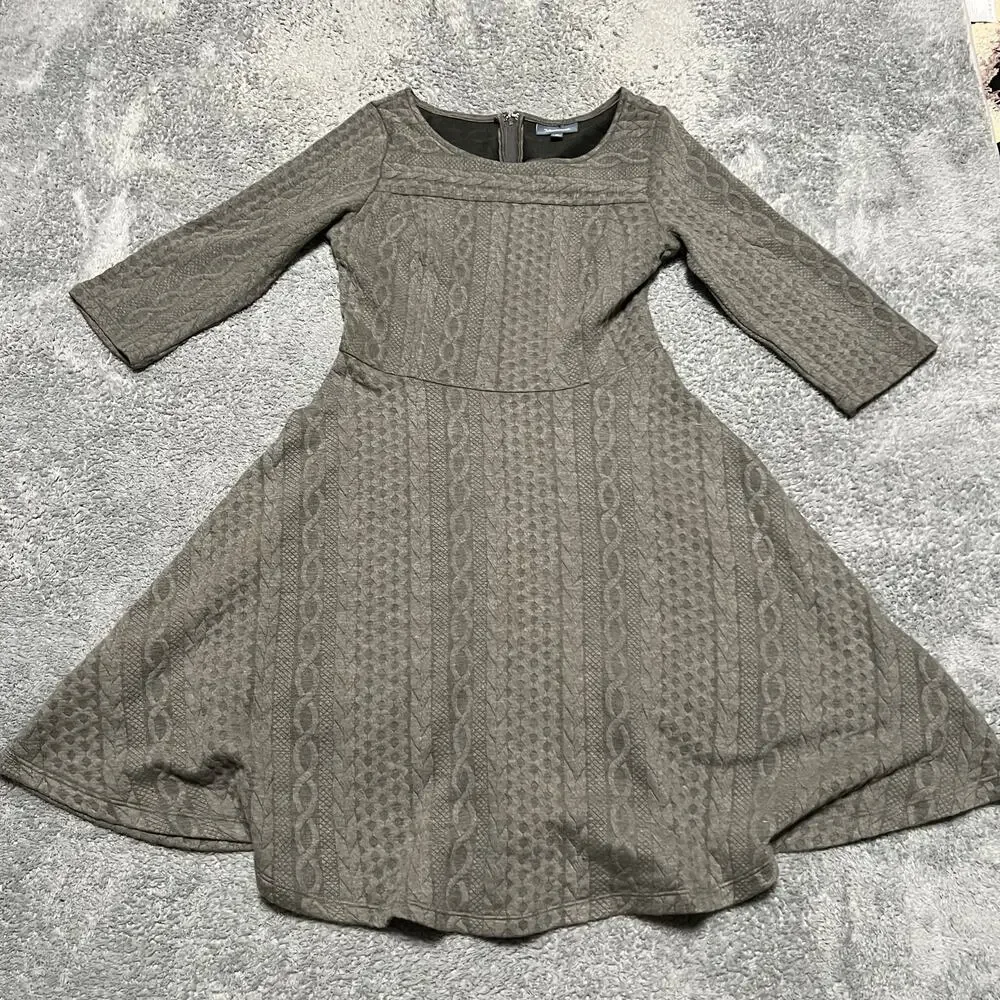 modcloth grey dress ModCloth Dress Size 8 Grey With Black Polka Dot Sleeveless Fit and Flare Pockets
